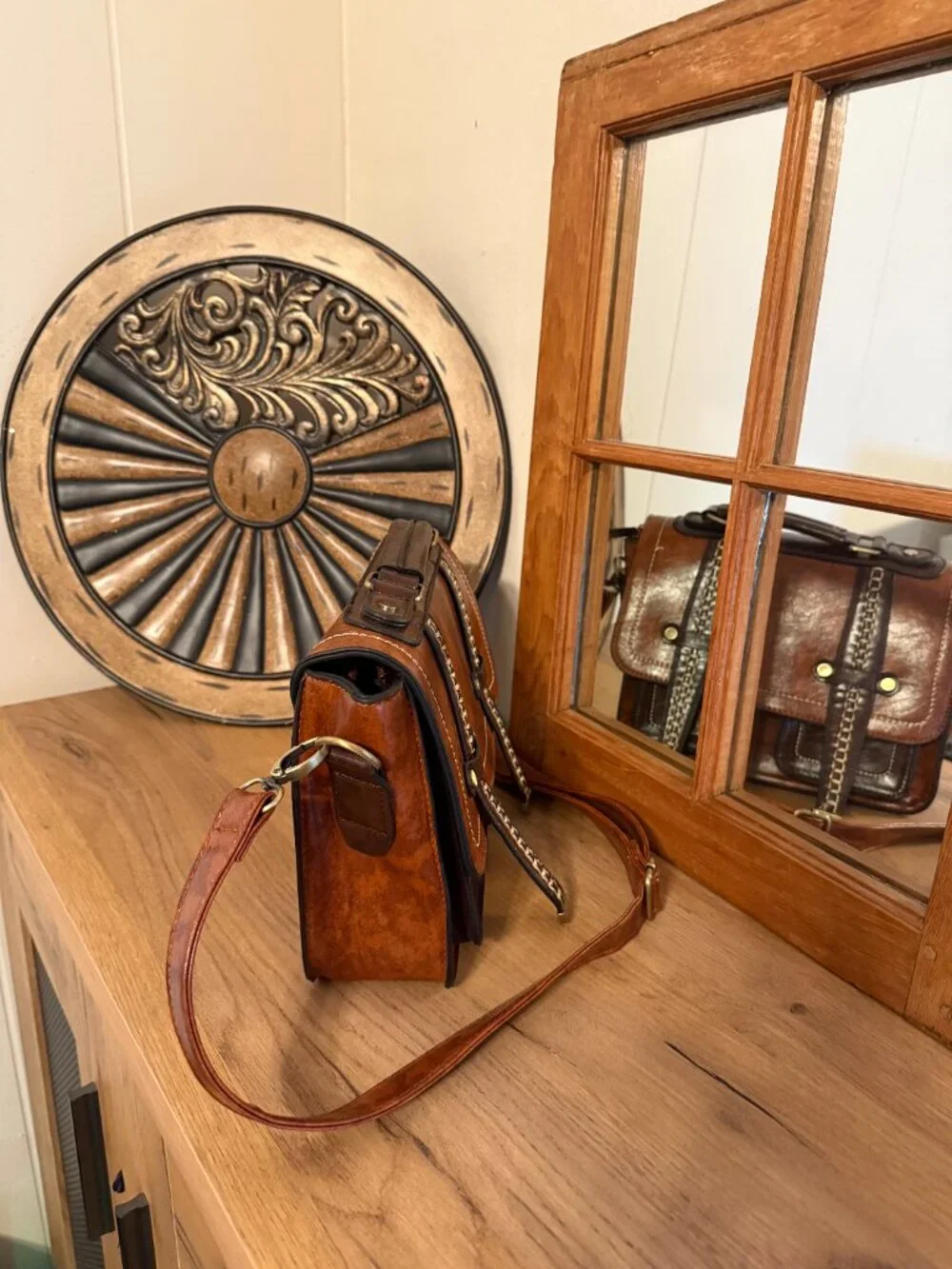 AVBER Womens Vintage Saddle Messenger Bag